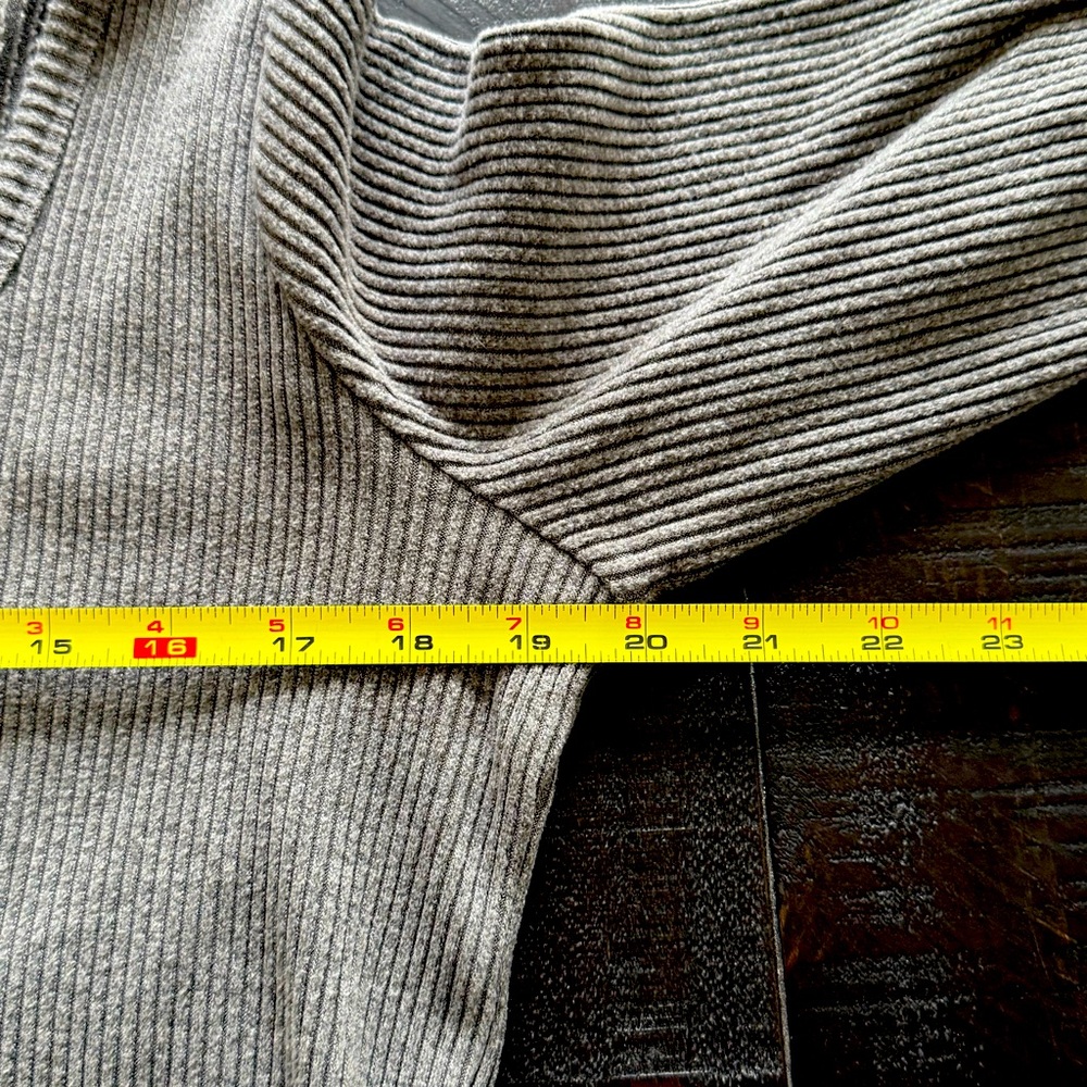 a.n.a Ribbed Square Neck Puff Sleeve Long Sleeve Top-Grey Women’s Size Large EUC - Picture 8 of 9
